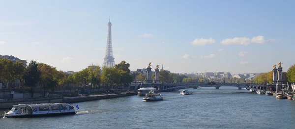 Tower Eiffel from the Seine