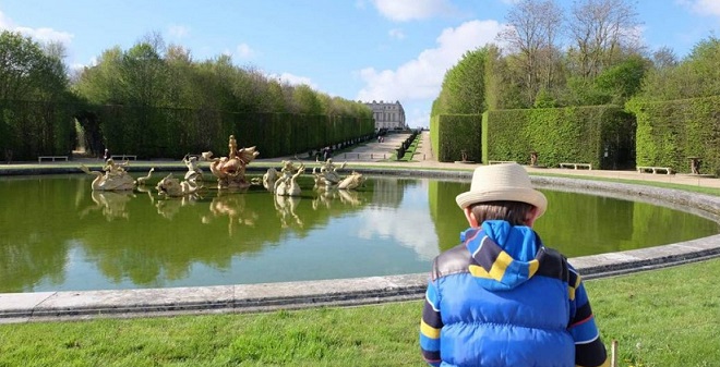 Visit Palace of Versailles with kids